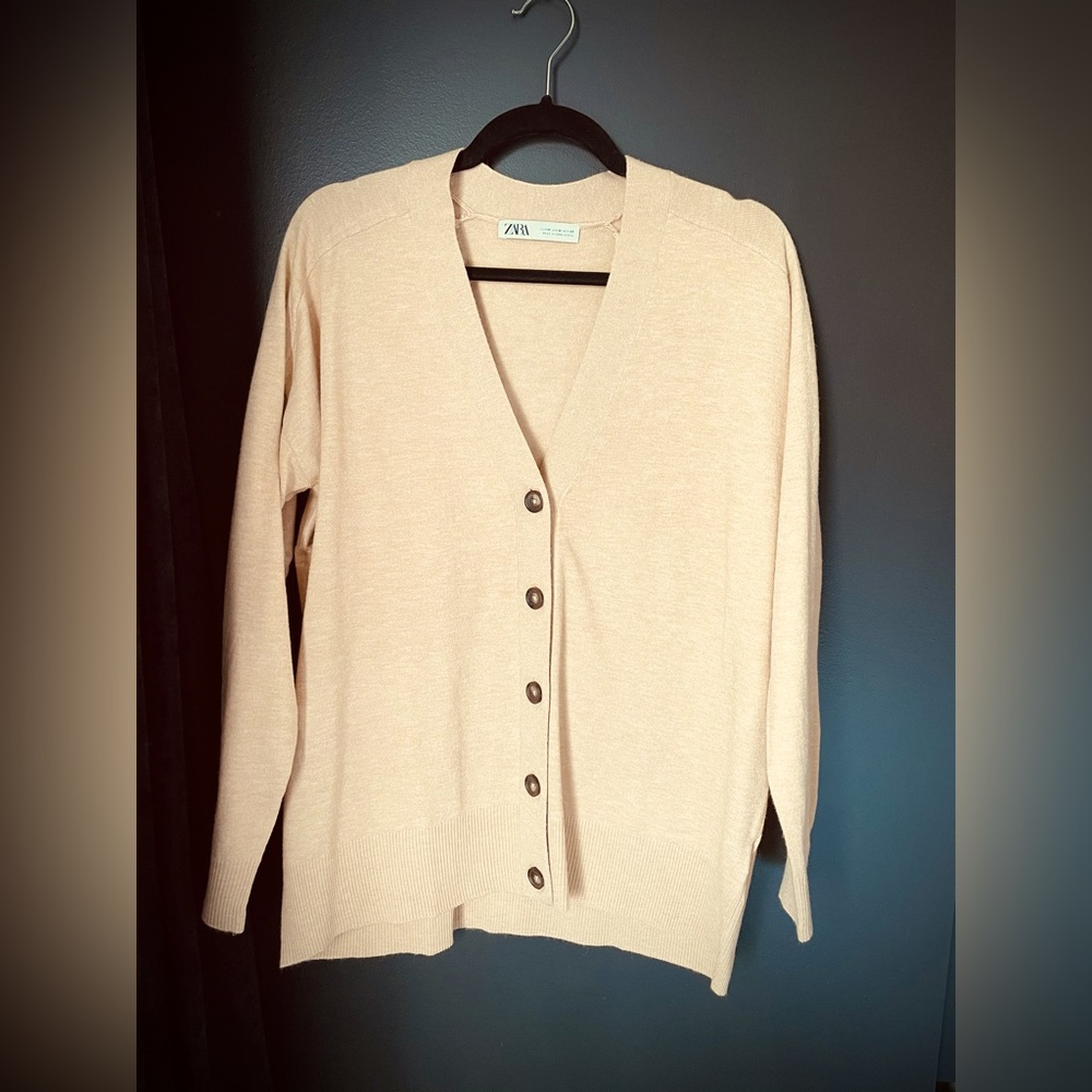 NWOT Zara women’s beige or light caramel cardigan / sweater  medium